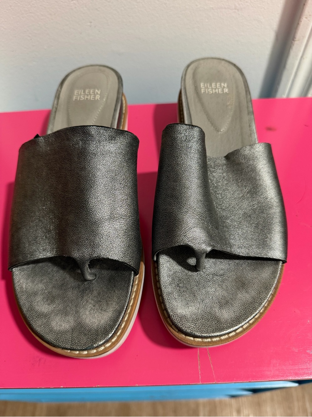 Eileen Fisher Metallic Black Leather Toe-Loop Slides